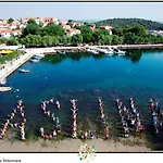 Sunce Апартаменты Raslina